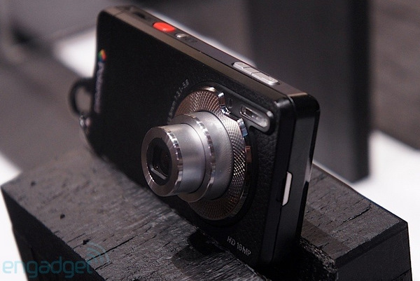 CES 2012: Karşınızda Polaroid SC1630; Android OS ile bir dijital kameradan ötesi