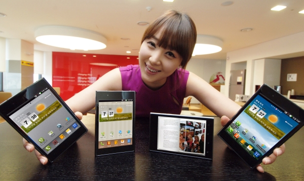 Samsung Galaxy Note'a rakip geldi: LG Optimus Vu resmi olarak tanıtıldı
