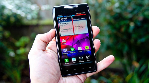 HTC One X ve Motorola RAZR ilk kez Turkcell ile satışa sunulacak