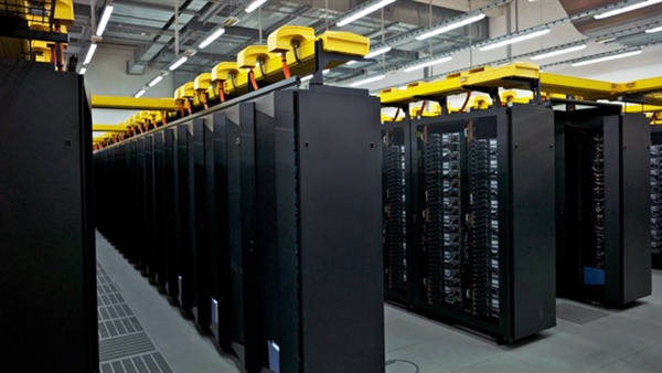 ibm den dunyanin ilk su sogutmali super