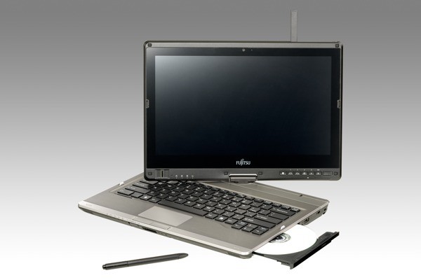 Fujitsu, Stylistic Q702 tableti ve çevrilebilir ekrana sahip LifeBook T902 dizüstü bilgisayarını tanıttı