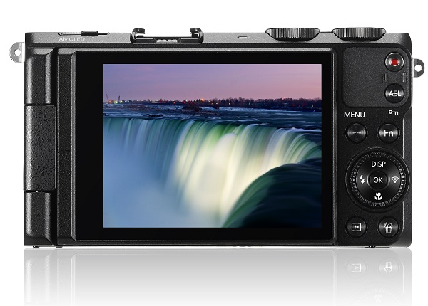 Samsung'dan daha gelişmiş Smart Camera; F1.4 lensli EX2F