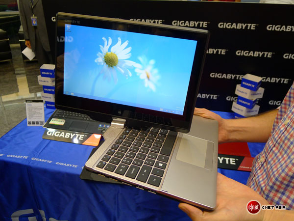 Gigabyte, 11.6-inç hareketli ekranlı ultrabook modeli U2142'yi sergiledi