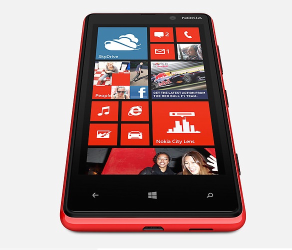Lumia 820'nin Türkiye çıkış tarihi kesinleşti