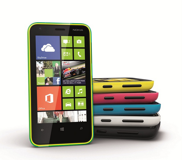 Windows Phone 8 işletim sistemli Nokia Lumia 620, Rusya'da satışa sunuldu