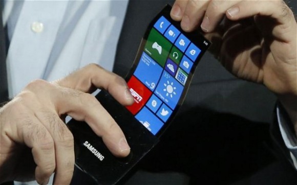 Samsung, 300 milyonuncu OLED panelinin üretim bandından çıktığını duyurdu