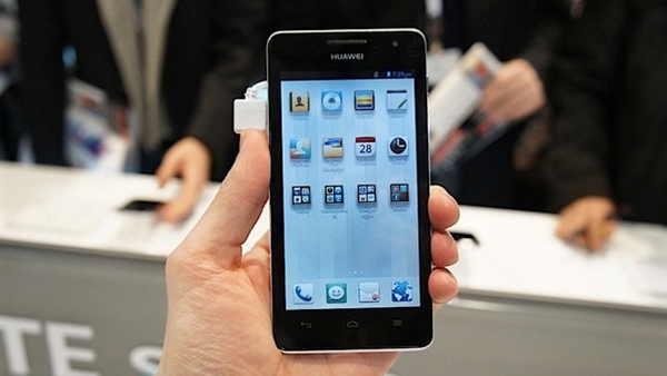 Huawei Lte Destekli Yeni Akilli Telefonu Ascend G526 Yi Sergiledi