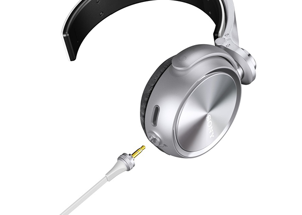 Sony'den alüminyum gövde yapısına sahip yeni MDR-XB910 kulaklık modeli