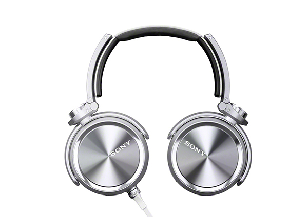 Sony'den alüminyum gövde yapısına sahip yeni MDR-XB910 kulaklık modeli