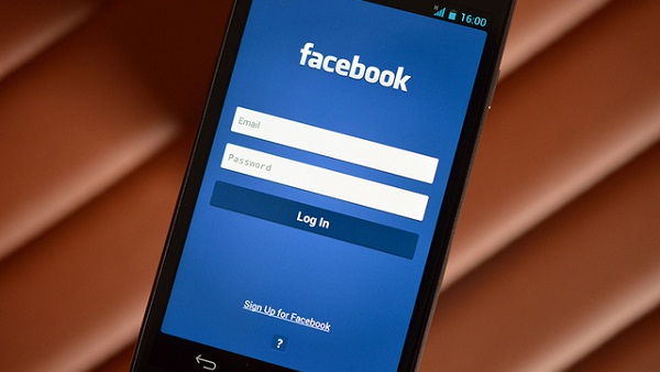 Facebook, Android uygulamasının market dışı güncellemesine açıklık getirdi