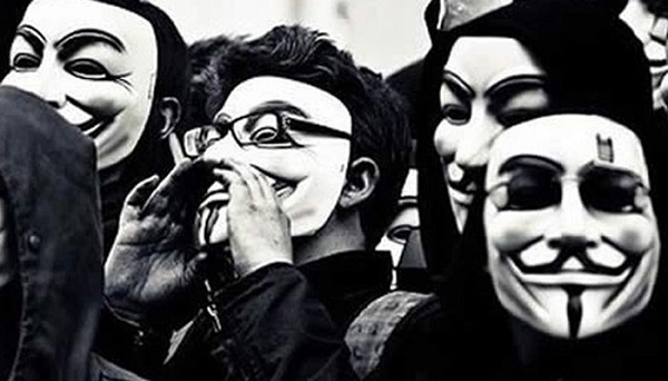 Reuters editörü, Anonymous ilişkisi nedeniyle hakim karşısına çıktı