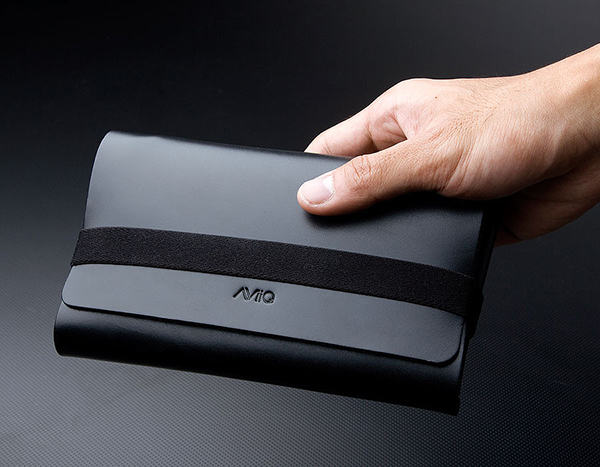 Geliştirilmiş en işlevsel ve şık şarj istasyonlarından birisi, 'AViiQ Portable Charging Mini Folio'