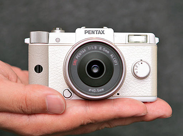 Pentax, Q model ismine sahip kompakt fotoğraf makinesi için yeni yazılım güncellemesi çıkarttı