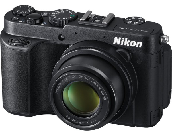 Nikon, P7700 kompakt fotoğraf makinesi için yeni yazılım güncellemesi yayınladı