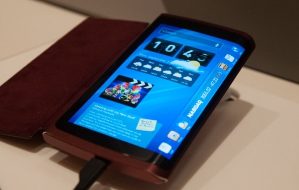 LG, plastik OLED ekranlı ilk akıllı telefonunu 2013 son çeyreğinde piyasaya sürecek