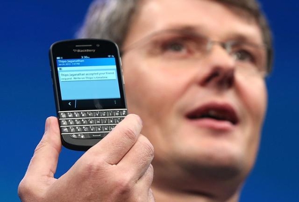 BlackBerry, Q10 akıllı telefonunun 10 milyondan fazla satacağını tahmin ediyor
