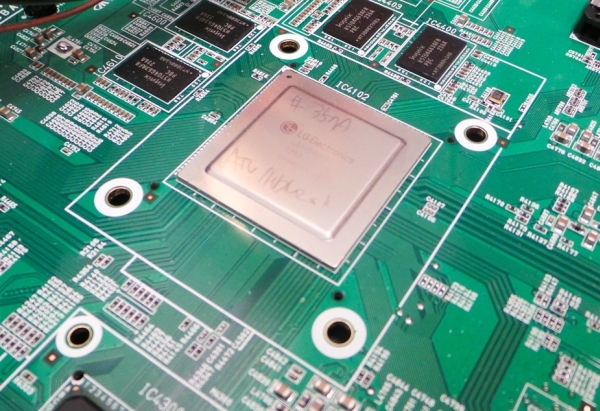 LG dört çekirdekli ARM Cortex-A15 işlemciye sahip yongada sisteminin pilot üretimine başlıyor