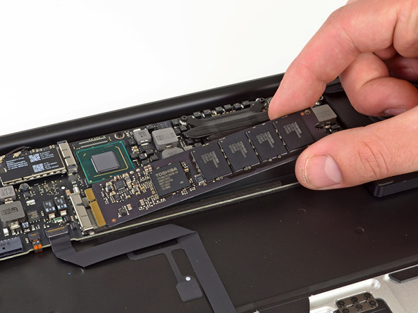 SSD depolama birimine sahip Macbook Air bilgisayarlar için yeni güncelleme yayınlandı