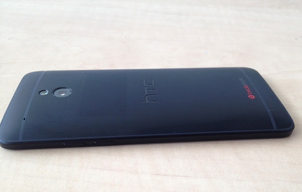 Siyah renkli HTC One Mini modeline ait yeni görseller ortaya çıktı