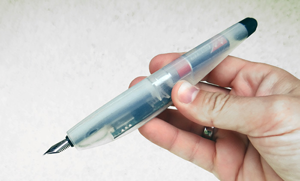 Lernstift isimli kalem, yazı yazarken meydana gelen hataları titreşim ile kullanıcıya bildirebiliyor