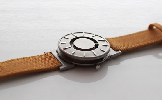The Bradley projesi görme engelliler için kol saati kullanmayı kolaylaştırıyor
