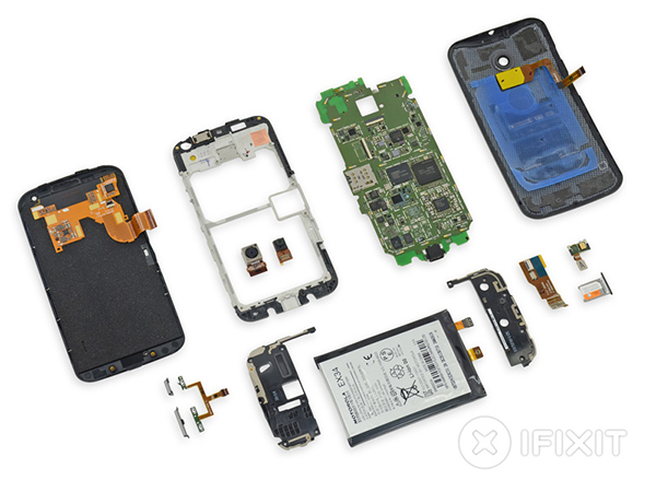 iFixit ekibi, Motorola'nın Moto X isimli yeni akıllı cep telefonunu masaya yatırdı