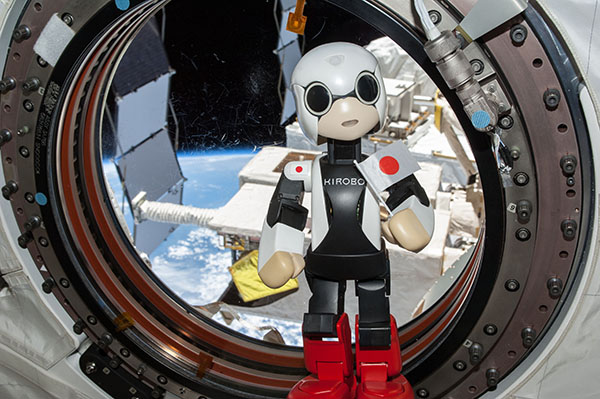 Robot astronot Kirobo, Uluslararası Uzay İstasyonu'nda ilk defa konuştu