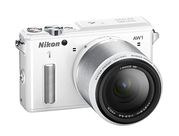 Nikon'dan dünyanın ilk suya ve darbelere dayanıklı lensleri değiştirilebilir aynasız fotoğraf makinesi: AW1  