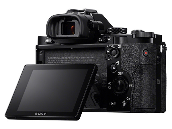 Sony, FF (Tam Kare) sensör ile donattığı A7 ve A7r aynasız fotoğraf makinelerini duyurdu