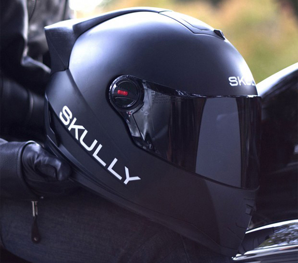 Sürüş sırasında arkayı gösterebilen akıllı telefon destekli motosiklet kaskı: Skully P1 