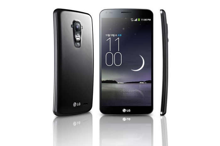 LG, kavisli tasarıma sahip yeni model G Flex'e resmiyet kazandırdı