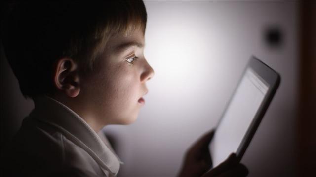 Amerikan Pediatri Akademisi, çocuklar için elektronik cihaz kullanımının sınırlarını belirledi