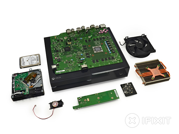 iFixit, PlayStation 4 sonrası Xbox One'nın da içini açtı