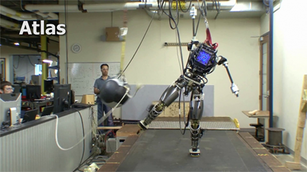 Gelişmiş insansı robot ATLAS'ın yeni bir tanıtım videosu yayınladı