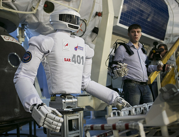 Rusya'nın robot kozmonotu SAR-401, ISS dışı görevler için hazır