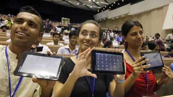 Hindistan bu kez 22$'lık bir tablet üretme peşinde