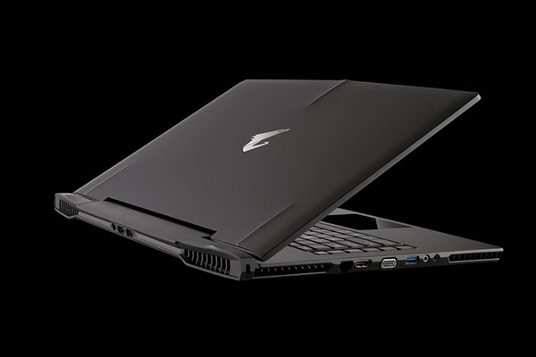 Gigabyte'dan 22.9mm kalınlığa ve çift grafik birimine sahip yeni oyuncu dizüstü bilgisayarı: Aorus X7