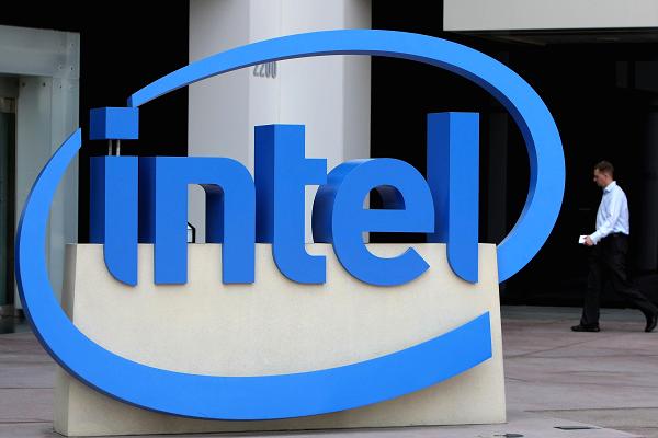 Intel'in yılın ilk çeyreğindeki geliri 12.8 milyar dolar oldu