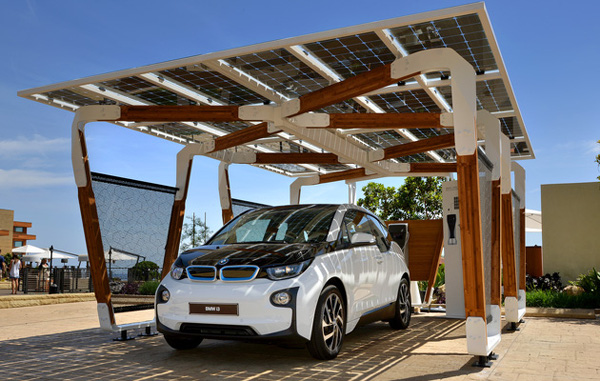 BMW'den elektrikli araçlar için güneş enerjili sundurma