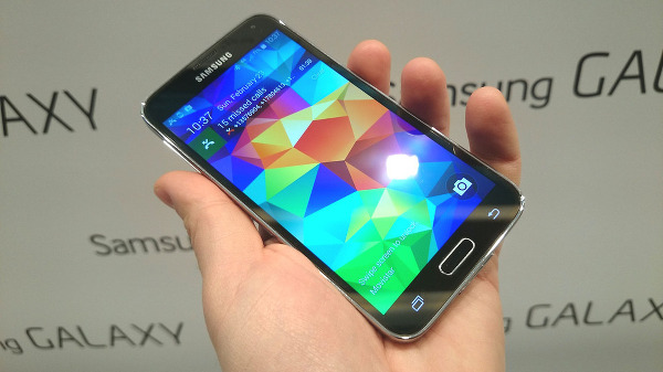 Galaxy S5 için yeni bir yazılım güncellemesi yayınlandı