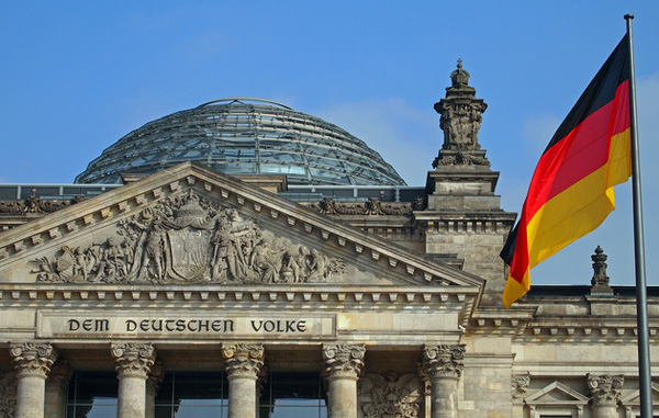 Almanya hükümeti Google'ın kişisel verileri hizmetleri arasında paylaşmasını istemiyor
