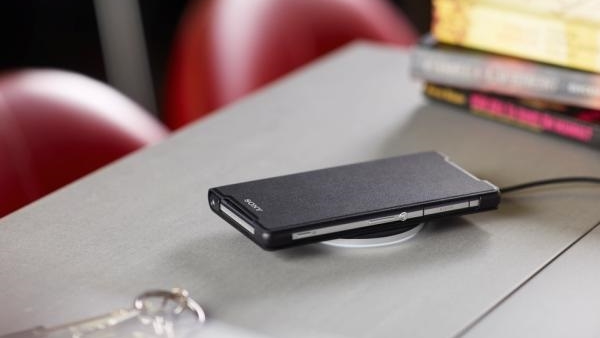 sony xperia z2 modeli icin iki yeni