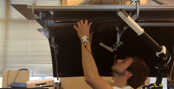 MIT'nin yeni robot sistemi, kişilere ekstra iki kol daha sağlıyor
