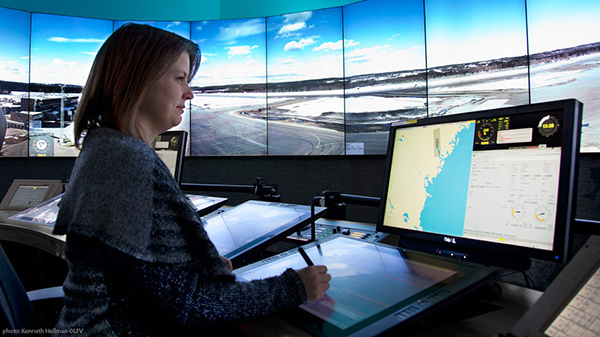 Dünyanın pistten uzakta yer alan ilk hava trafik kontrol kulesi İsveç'te açıldı