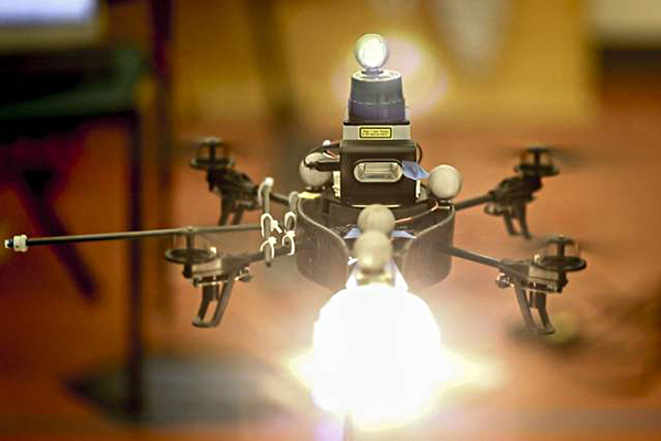 MIT, yeni geliştirdiği insansız hava aracıyla fotoğrafçılara yardımcı oluyor