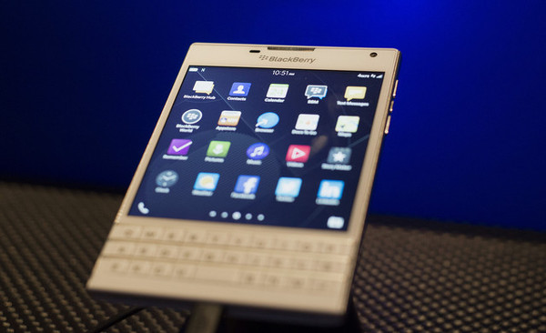 BlackBerry Passport iki günde 200 bin adet sattı