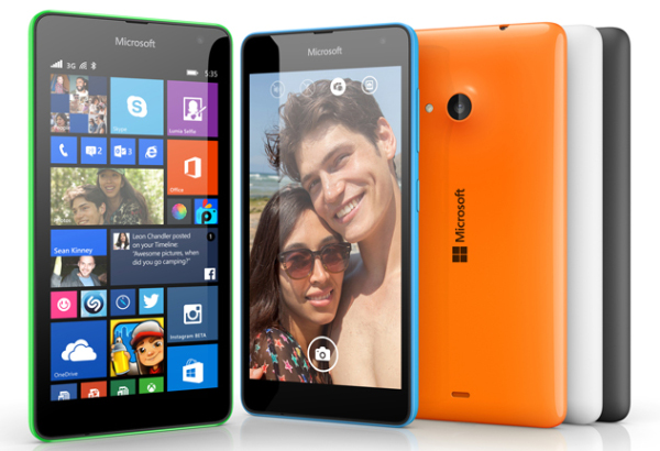 Nokia'sız ilk Lumia resmiyet kazandı