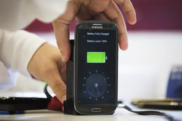 İsrailli bir firma mobil telefonları 30 saniyede şarj edebildiğini iddia ediyor