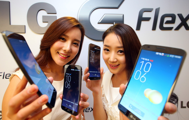 LG G Flex 2, Snapdragon 810 işlemci ve 1080p ekran ile geliyor