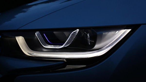 BMW akıllı Laserlight far teknolojisini CES 2015 fuarına getiriyor